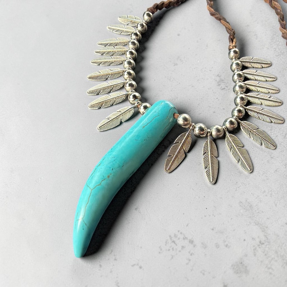 #J2 Turquoise Tribal Feather Claw Leather Rope Necklace Feathers Native American - Picture 2 of 3